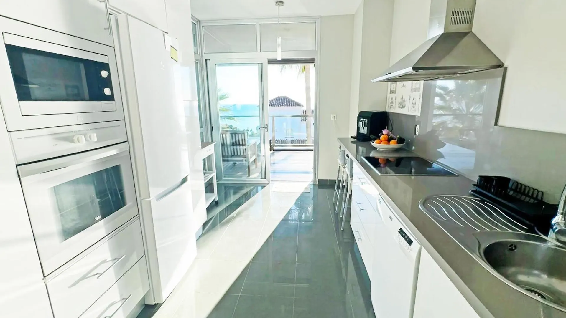 Topfloor Apartment With Terrace And Sea Views Sotogrande Španělsko