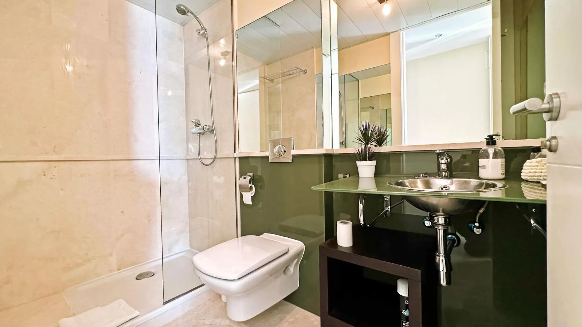 Topfloor Apartment With Terrace And Sea Views Sotogrande 0*,  Španělsko
