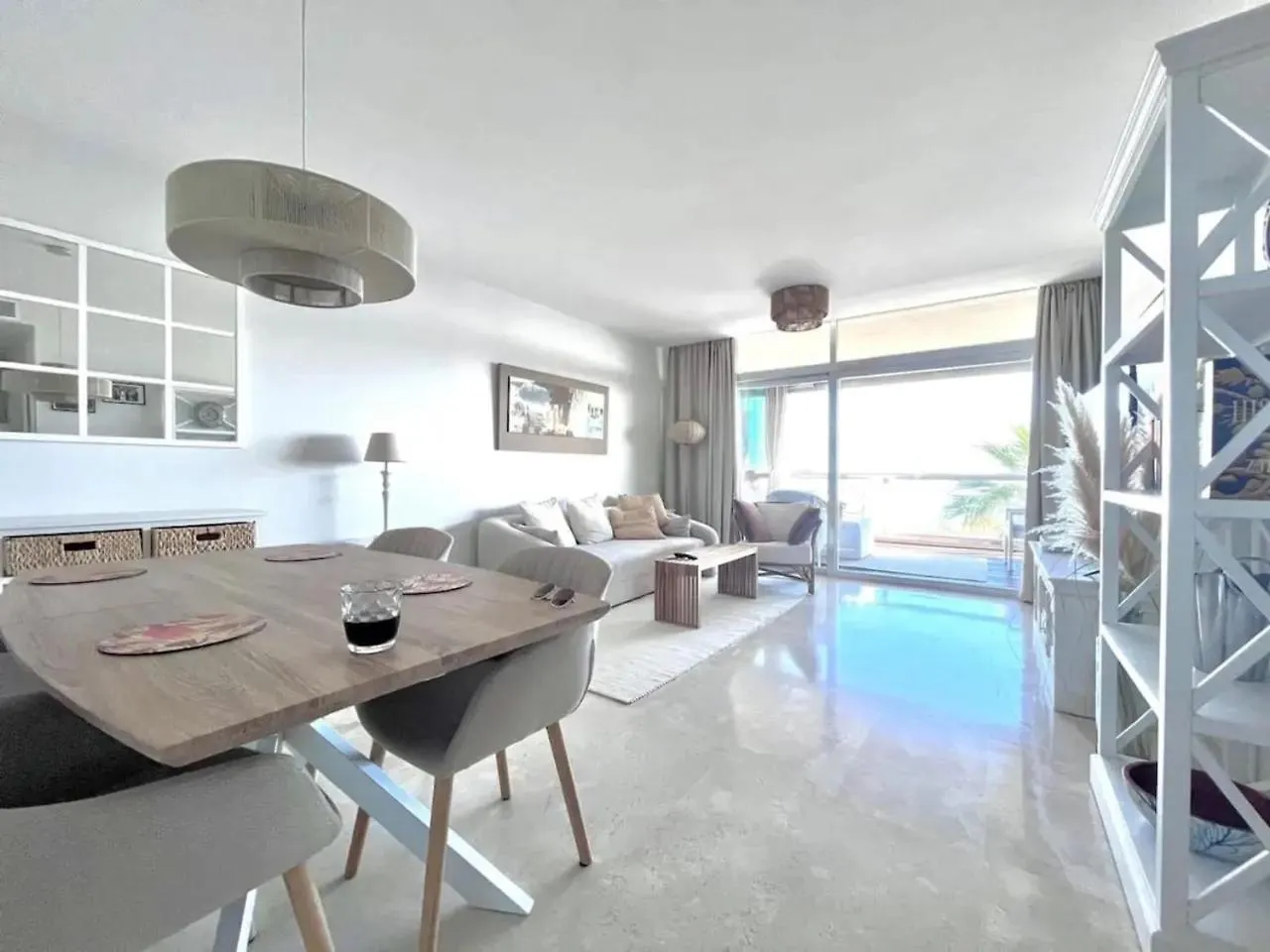 Topfloor Apartment With Terrace And Sea Views Sotogrande Spain