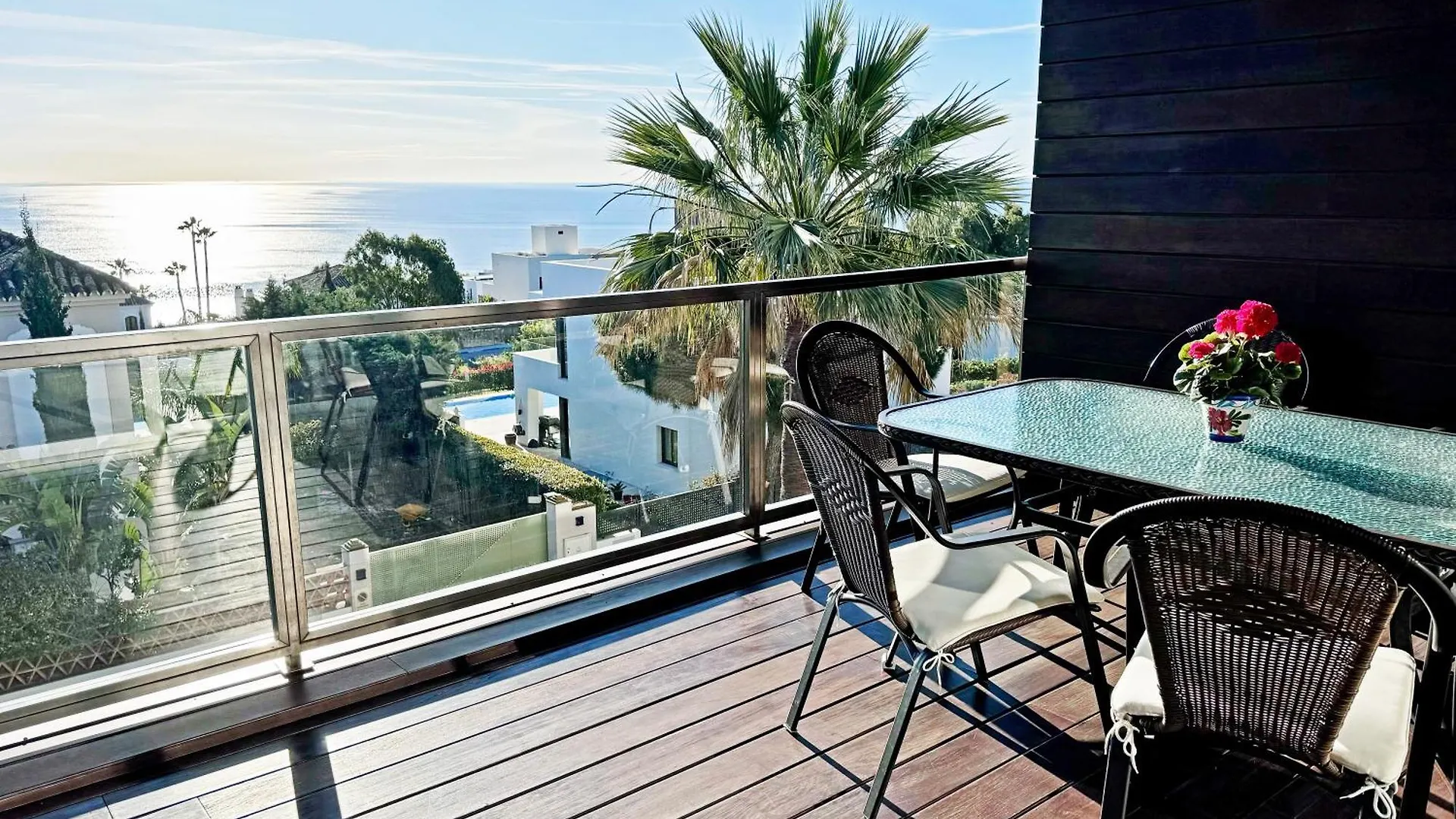 Topfloor Apartment With Terrace And Sea Views Sotogrande