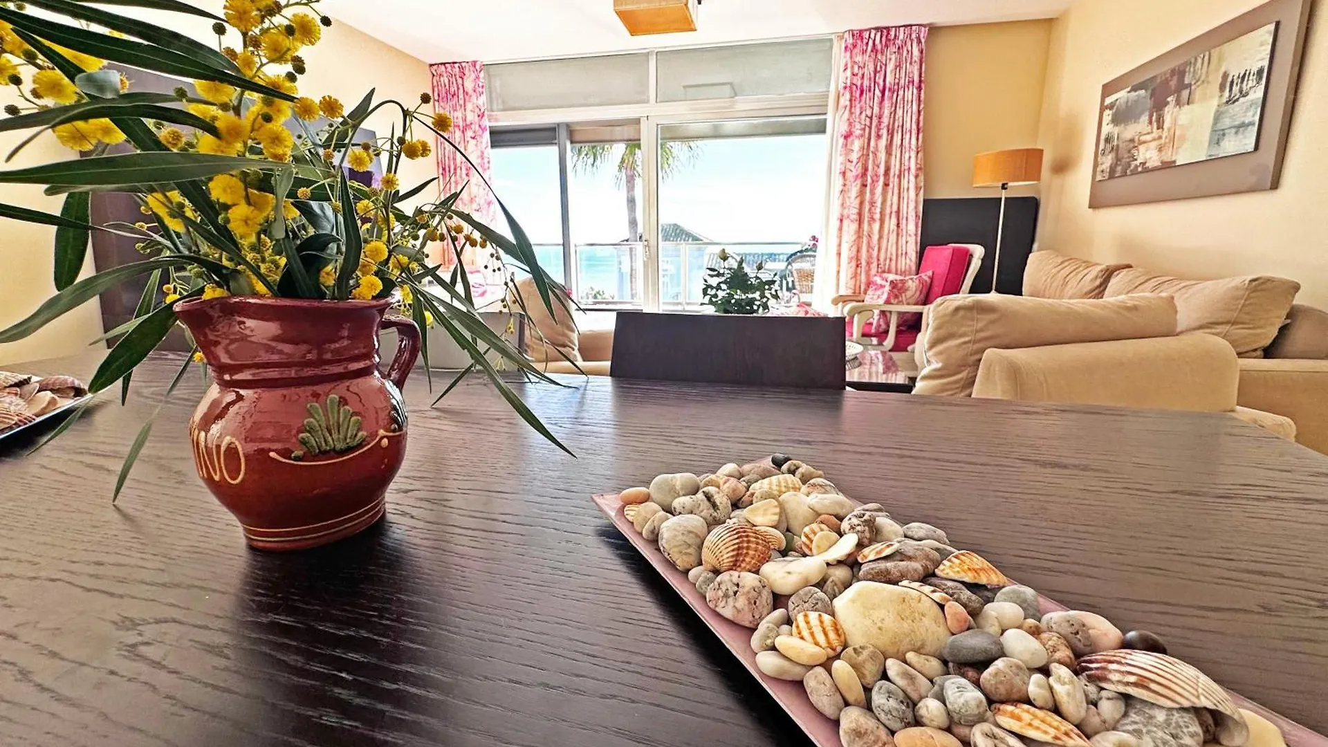 Topfloor Apartment With Terrace And Sea Views Sotogrande