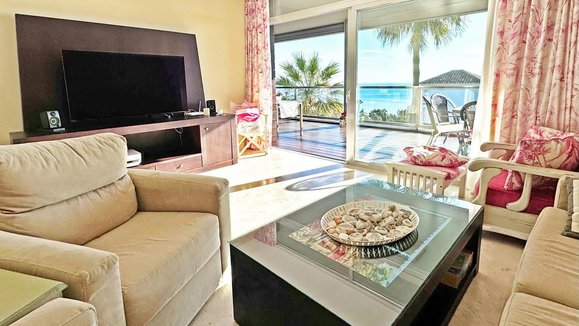 Topfloor Apartment With Terrace And Sea Views Sotogrande