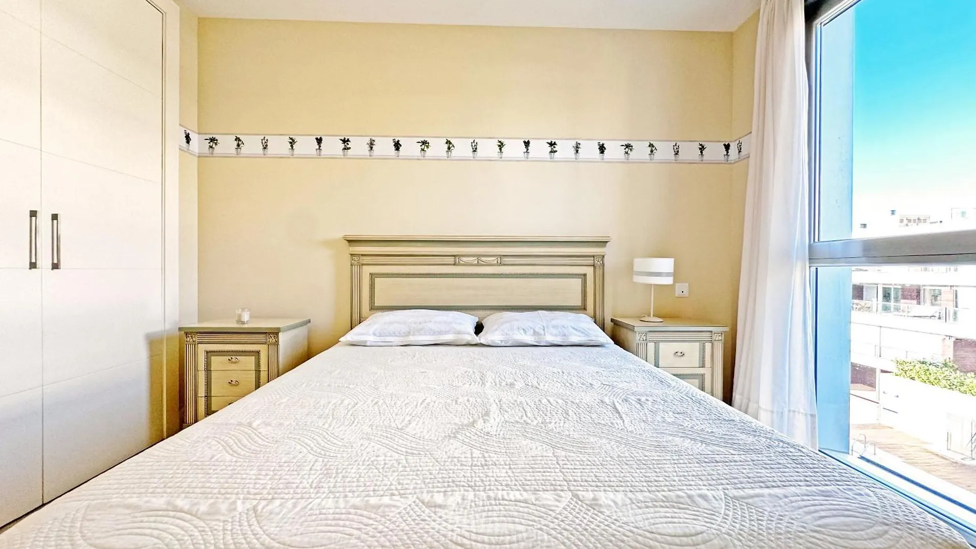 Topfloor Apartment With Terrace And Sea Views Sotogrande